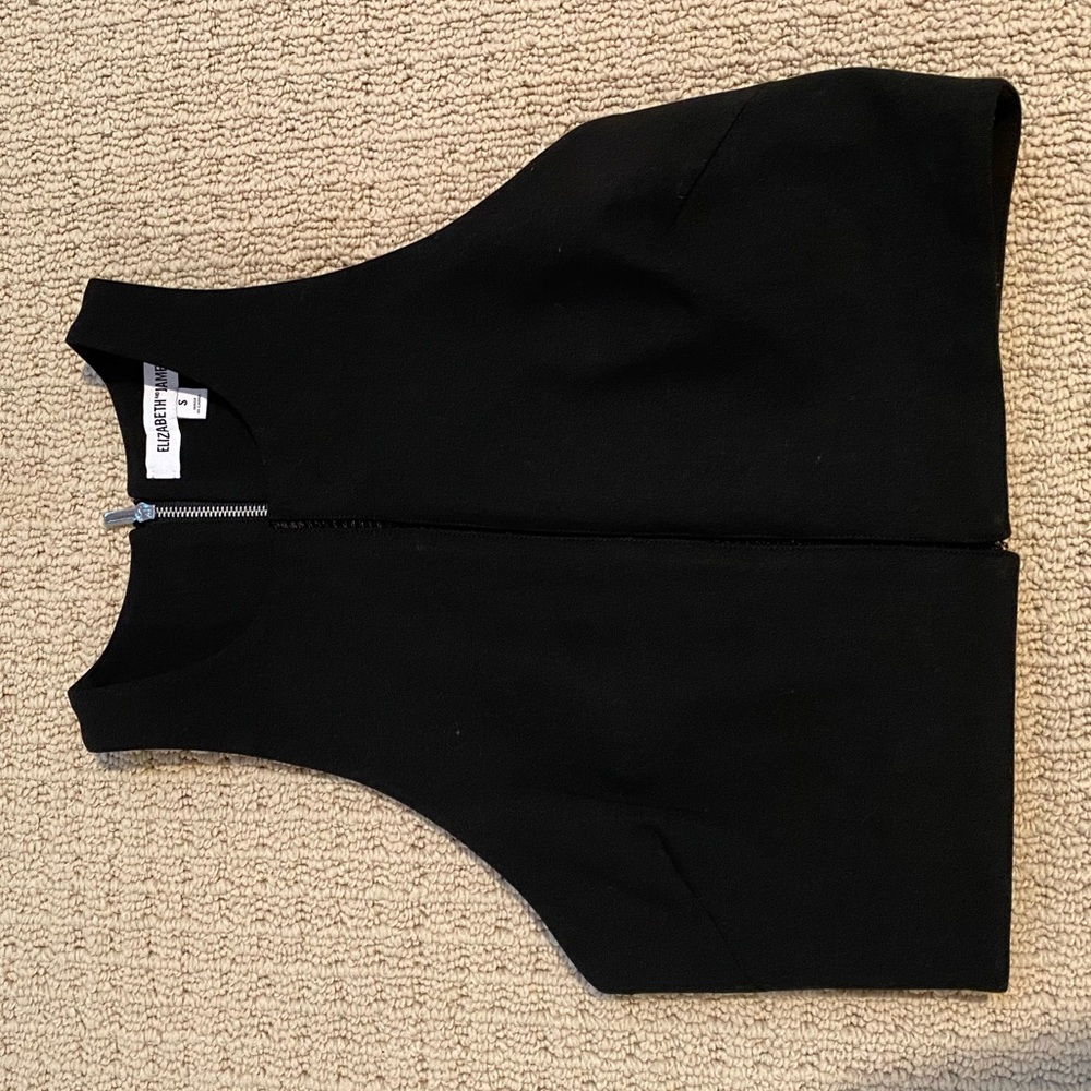 Elizabeth and james size small crop top